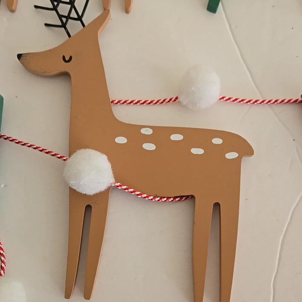 Wood Festive Reindeer and Christmas Tree Garland